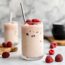 Delicious and Refreshing Vanilla Raspberry Iced Latte Recipe